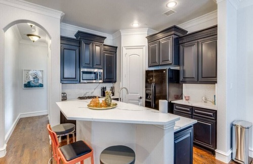 Legacy Park House | 7918 bishop · Driem House | 2 Kings | Walk 2 Legacy