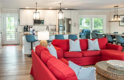Saint Helena Island House | 796 Marlin Dr