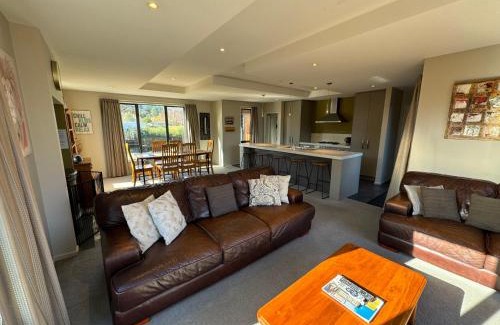 Hanmer Springs House | 7a Coleridge Street