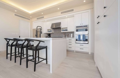 Sunset Beach House | 7BD Oceanfront Rental