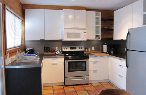 Snow Pine Estates Ski Chalet | 7BDRM Big White View Chalet - Perfect for Several Families!