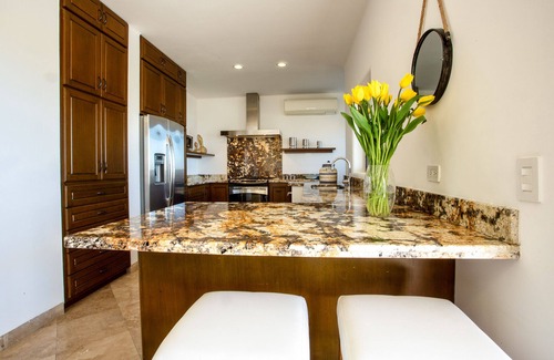 Centro House | 7Br/8bth Walking distance to town! Great REVIEWS!