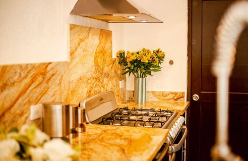 Centro House | 7Br/8bth Walking distance to town! Great REVIEWS!