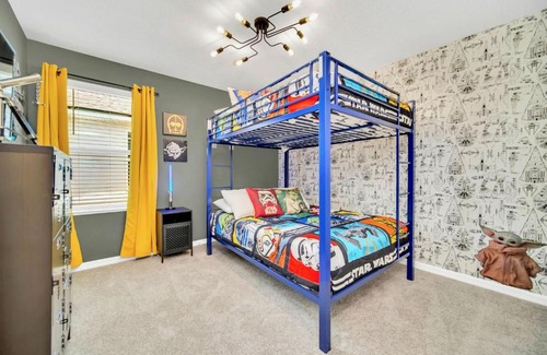 Four Corners House | 7BR Family Resort - Pool & Hot Tub - Near Disney