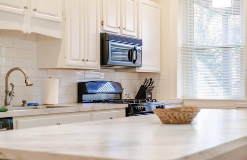 Tower Grove South House | 7BR Luxury Living | 1st Floor Primary/ABODEbucks