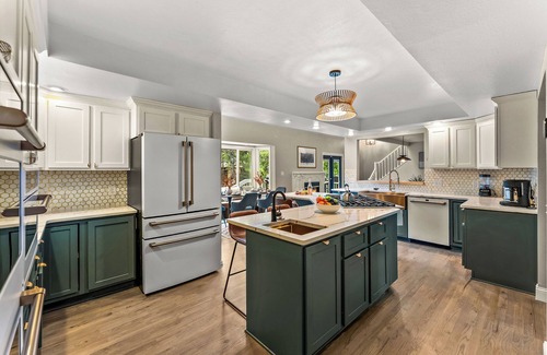 Colorado Springs House | 7k sq/ft! Gym, Theatre, Hot Tub, Sauna, Game Room, Golf, Sleeps 28 - Family Fun!