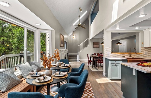 Colorado Springs House | 7k sq/ft! Gym, Theatre, Hot Tub, Sauna, Game Room, Golf, Sleeps 28 - Family Fun!