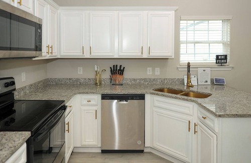 Union City House | 7mins From Airport ! 15 mins from Downtown