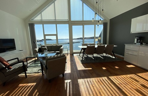 Steinsland House | 8 bedroom private vacation home in ã˜ygarden