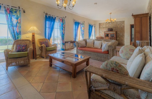 Loule Villa | 8 Bedroom Villa w/ Private Pool near Vilamoura