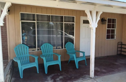 Quartz Hill House | 8 Beds/2Full-Bath Entire guesthome for 13 guest