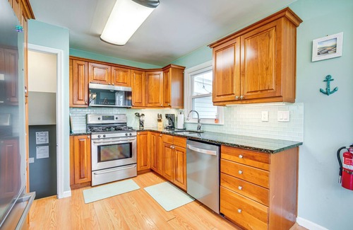 North Cape May House | 8 Blocks to Beach: BBQ-Ready North Cape May Home!