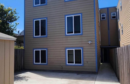 Daly City House | 8-BR, 8-Bath Home: Your Perfect Staycation near SF