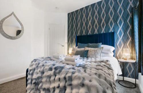 Heworth House | 8 Eighth Ave Retreat On The Green Beautiful 4-Bed Home Pass The Keys