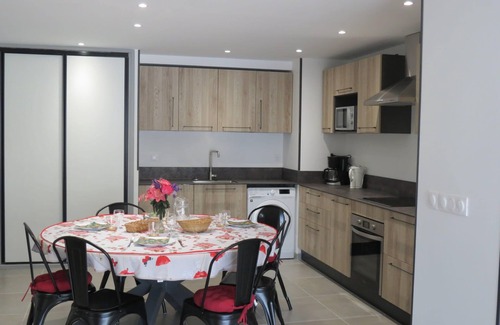 Albiez-le-Vieux Apartment | ☆ 8-guest apartment in Albiez with large balcony