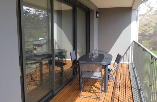 Albiez-le-Vieux Apartment | ☆ 8-guest apartment in Albiez with large balcony