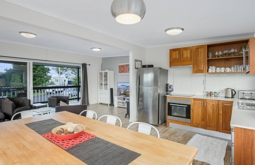 Wallaga Lake House | 8 Lakeview Drive - Water views