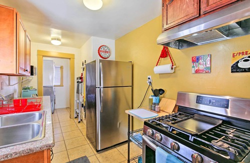 North Long Beach House | 8 Mi to Aquarium: Long Beach Bungalow w/Patio!