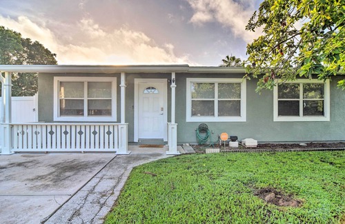 St. Petersburg - Clearwater House | 8 Mi to Beach: Family-Friendly, Pastel Gem!