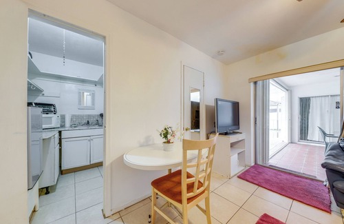 Miramar Apartment | 8 Mi to Beach! Miramar Guest Suite w/Pool Access