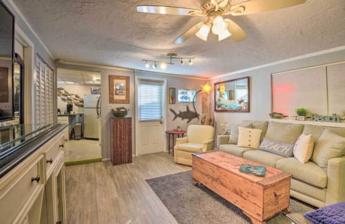 Bradenton Apartment | 8 Mi to Beaches: Artistic Bradenton Studio w/Yard