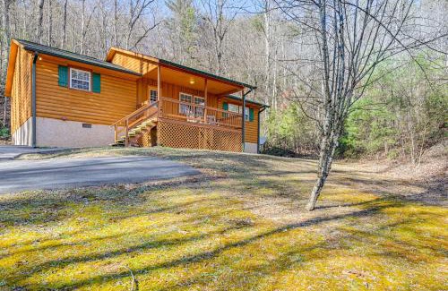 Clayton House | 8 Mi to Chattooga River Pet-Friendly Mtn Cabin