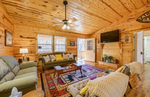 Clayton House | 8 Mi to Chattooga River Pet-Friendly Mtn Cabin