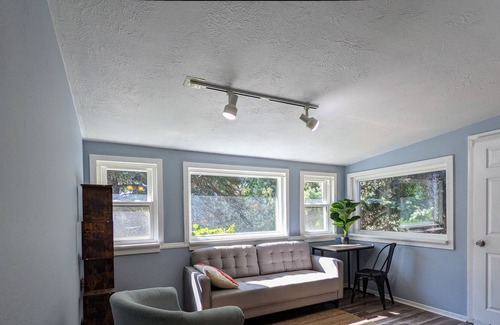 Millcreek House | 8 mins to the canyon 🎿, bright house with yard 🌄 and blazing fast internet 🔥