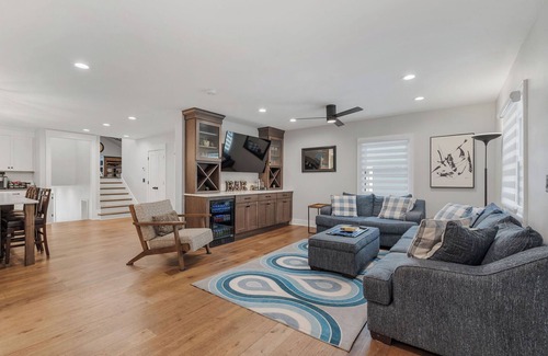 Greenwood House | 8 Minutes to Downtown! Beautiful East Nashville home, all amenities included!
