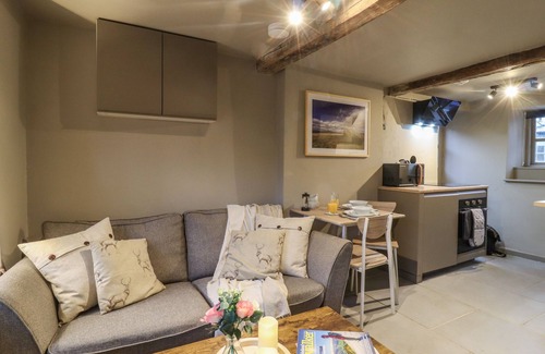 High Bentham Cottage | 8 OAK COTTAGES, pet friendly, with a garden in Bentham, Yorkshire