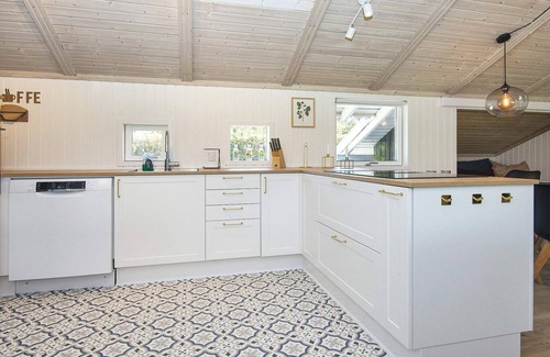 Pøt Strandby House | 8 person holiday home in Juelsminde-By Traum