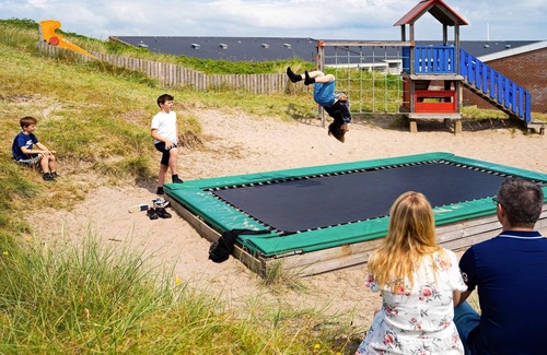 Sondervig Apartment | 8 person holiday home on a holiday park
