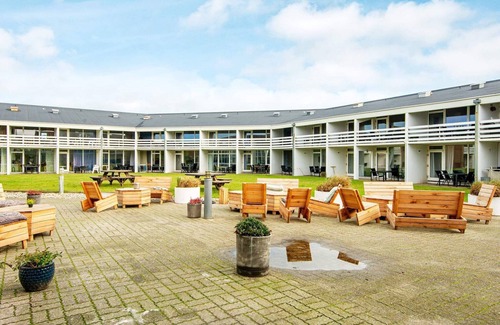 Sondervig Apartment | 8 person holiday home on a holiday park