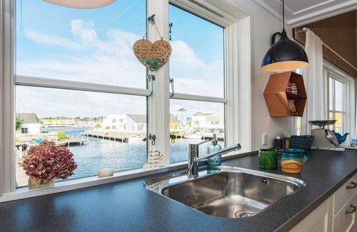 Øer Strand House | 8 person holiday home on a holiday park in Ebeltoft
