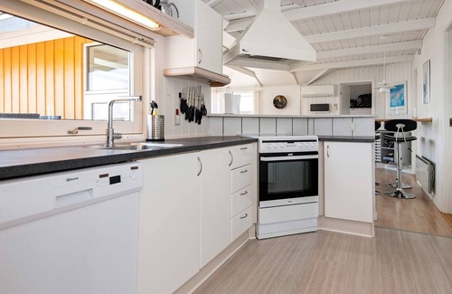 Grønninghoved Strand House | 8 person holiday home in Sjølund-By Traum