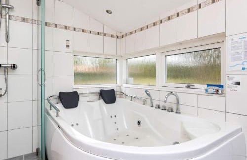 Aalbaek House | 8 person holiday home in Ålbæk