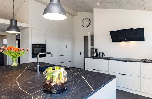 Bratten Strand House | 8 person holiday home in Jerup-By Traum