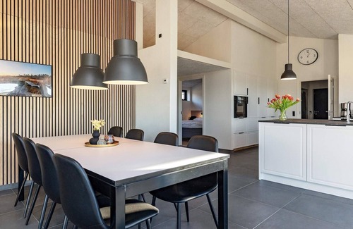 Bratten Strand House | 8 person holiday home in Jerup-By Traum