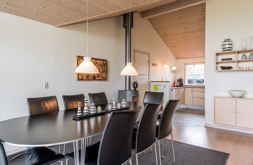 Skaven Strand House | 8 person holiday home in Tarm