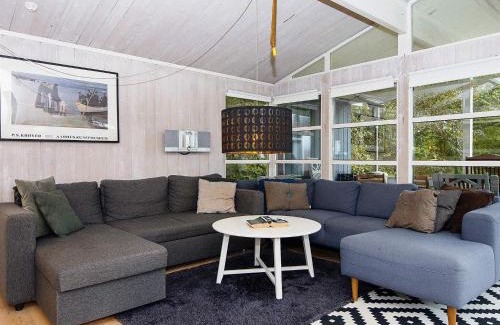 Ronde House | 8 person holiday home in Rønde-By Traum
