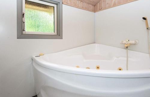 Mommark Strand House | 8 person holiday home in Sydals