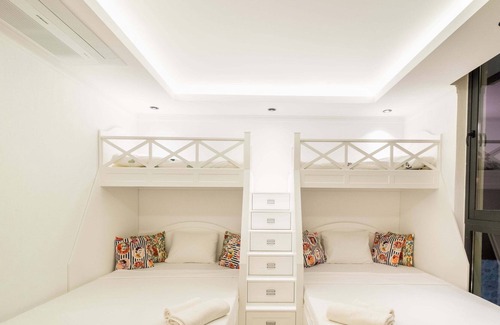 Sarıbelen Villa | 8 Person Villa With a Pool Slide