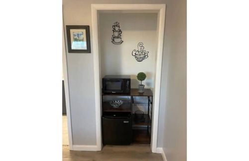 Morse Park Apartment | 8 Rockleys Vintage Motel, EV Charging Available