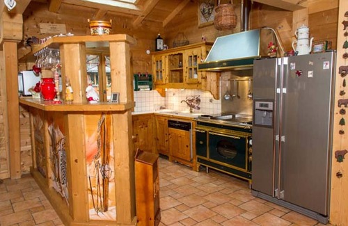 Chatel Apartment | 8-room chalet, 16 pers, near village, parking, WiFi, pets allowed