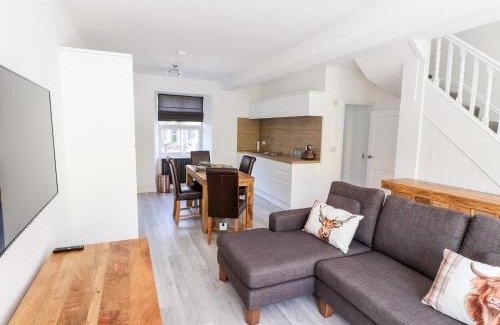 Waterhead House | 8 Waterhead Terrace
