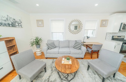St. Marks Apartment | 80-2 4BR Boston - Bright Family Stay near PJP II Park