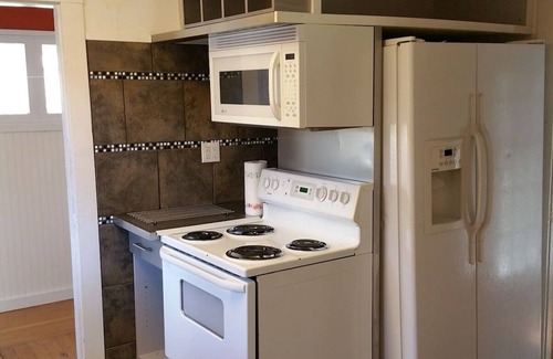 Downtown Klamath Falls House | 80+ Day Stays in the Red Smarthouse King ❤️Downtown 4KTV W/D WiFi