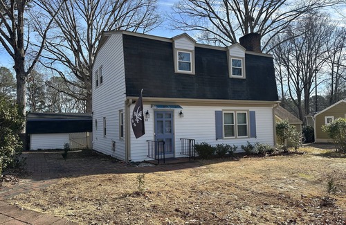Southeast Raleigh House | 80's Museum House Near Downtown & Walnut Creek