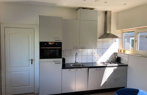 Julianadorp aan zee House | 👍 800m to the beach -view of the dunes -quiet location -fenced garden -WLAN -fireplace