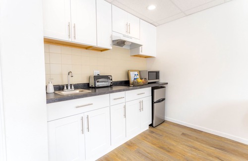 Kutzky Park Apartment | 8076-Walk to Mayo-Charming Studio with free Parking